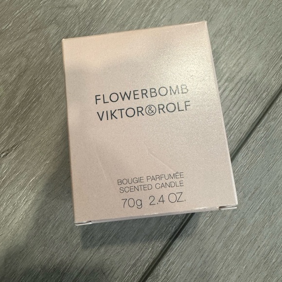 Viktor & Rolf Flowerbomb Scented Candle - Soft Pink